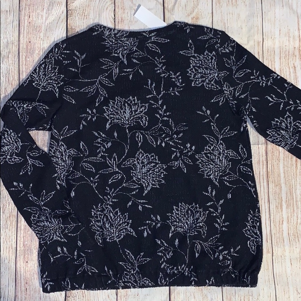 Loft Small Sweater - Picture 7 of 7